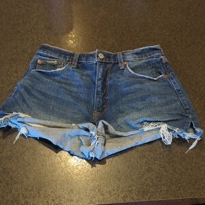 Abercrombie & Fitch High Rise The Cutoff Short Curve Love